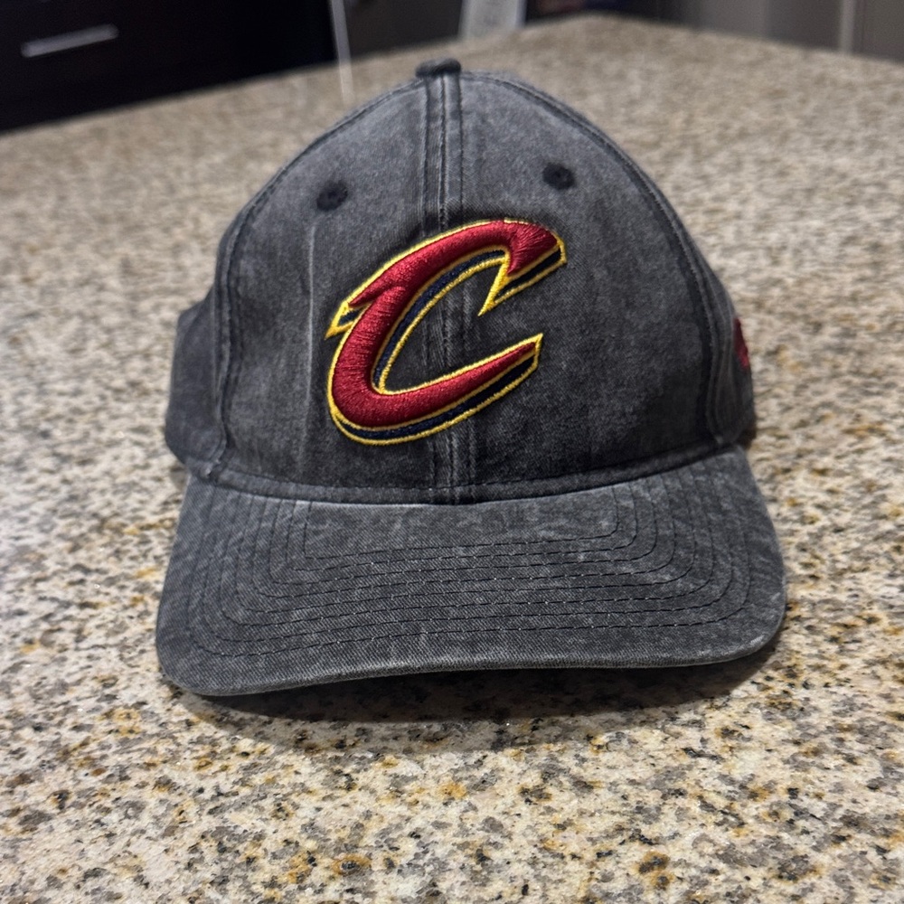 Gray SnapBack with Cleveland Cavaliers logo